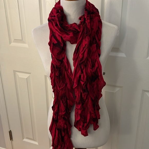 WHBM Red and Black Ruffle Scarf - Picture 3 of 4